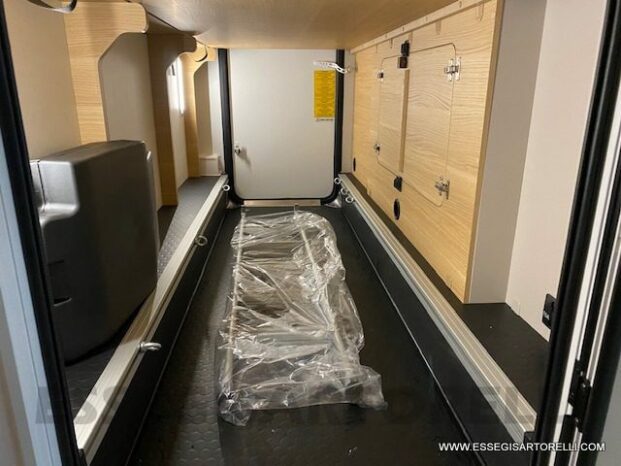 Adria New Coral AXESS XL A 650 DK GAMMA 2023 7 POSTI LETTO 6 OMOLOGATI DOPPIO PAVIMENTO pieno
