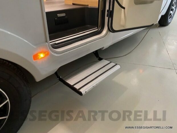 Adria New Coral AXESS XL A 650 DK GAMMA 2023 7 POSTI LETTO 6 OMOLOGATI DOPPIO PAVIMENTO pieno