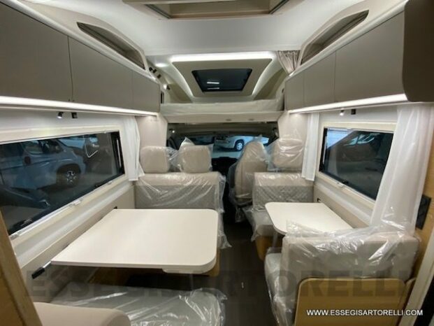 Adria New Coral AXESS XL A 650 DK GAMMA 2023 7 POSTI LETTO 6 OMOLOGATI DOPPIO PAVIMENTO pieno