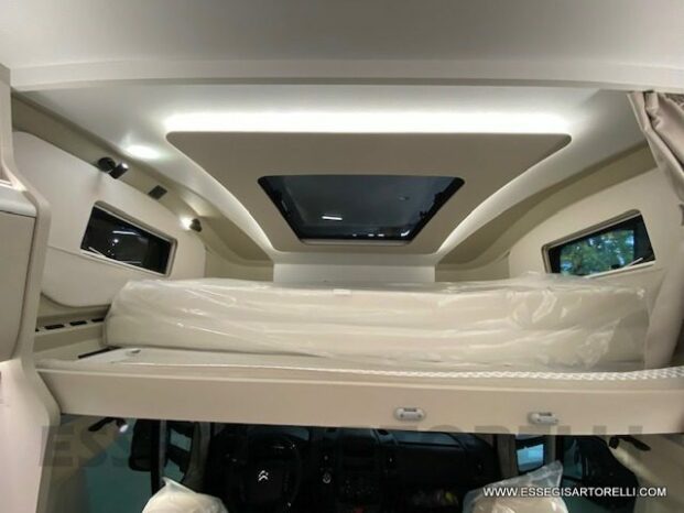Adria New Coral AXESS XL A 650 DK GAMMA 2023 7 POSTI LETTO 6 OMOLOGATI DOPPIO PAVIMENTO pieno
