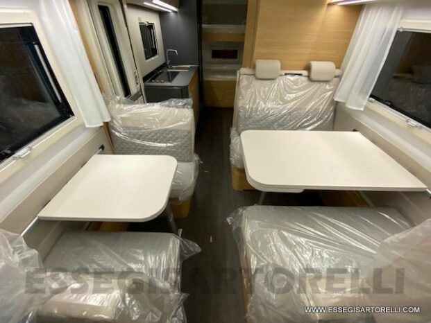 Adria New Coral AXESS XL A 650 DK GAMMA 2023 7 POSTI LETTO 6 OMOLOGATI DOPPIO PAVIMENTO pieno