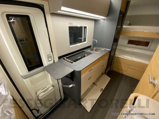 Adria New Coral AXESS XL A 650 DK GAMMA 2023 7 POSTI LETTO 6 OMOLOGATI DOPPIO PAVIMENTO pieno