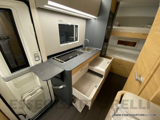 Adria New Coral AXESS XL A 650 DK GAMMA 2023 7 POSTI LETTO 6 OMOLOGATI DOPPIO PAVIMENTO pieno