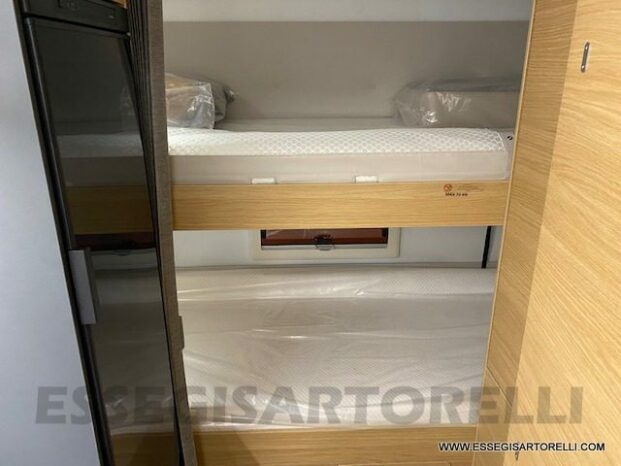 Adria New Coral AXESS XL A 650 DK GAMMA 2023 7 POSTI LETTO 6 OMOLOGATI DOPPIO PAVIMENTO pieno