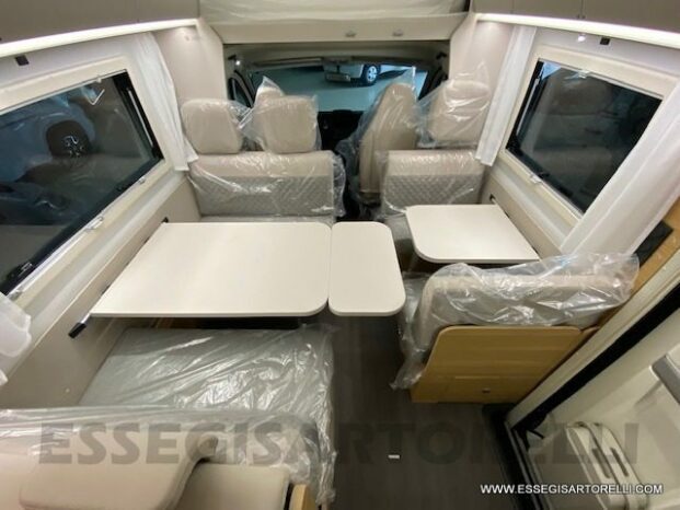 Adria New Coral AXESS XL A 650 DK GAMMA 2023 7 POSTI LETTO 6 OMOLOGATI DOPPIO PAVIMENTO pieno