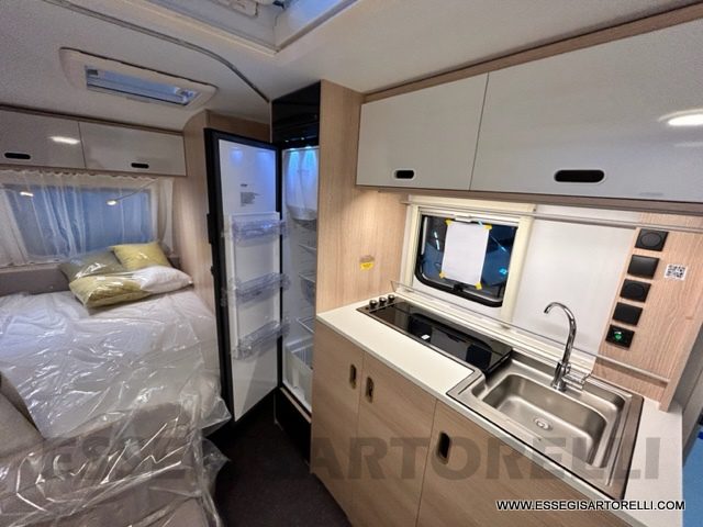 ADRIA NEW AVIVA 472 PK 2023 caravan compatta 6 posti frigo maxi e garage full