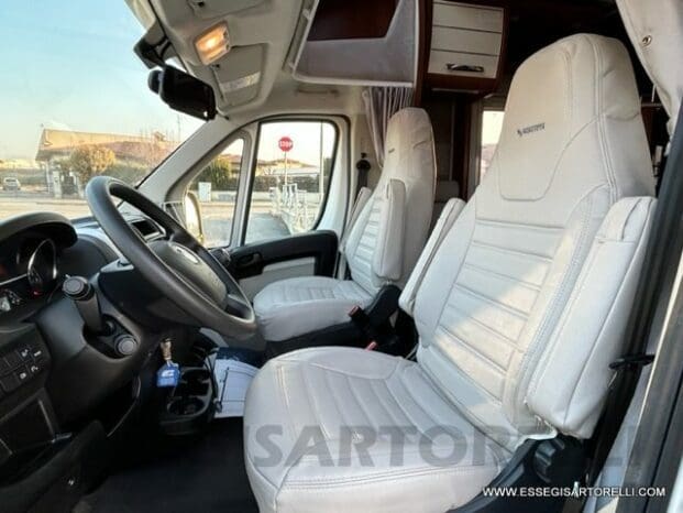 Mobilvetta Tekno Line KEA P 68 semintegrale garage 150 cv power letto nautico e basculante pieno