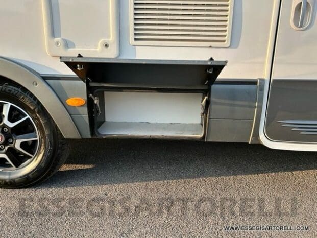 Mobilvetta Tekno Line KEA P 68 semintegrale garage 150 cv power letto nautico e basculante pieno