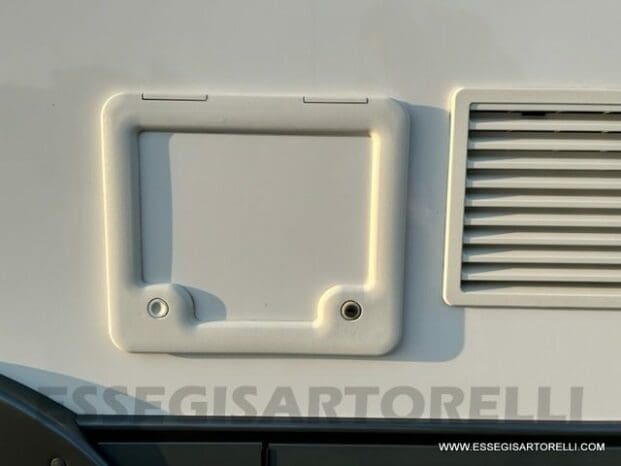 Mobilvetta Tekno Line KEA P 68 semintegrale garage 150 cv power letto nautico e basculante pieno