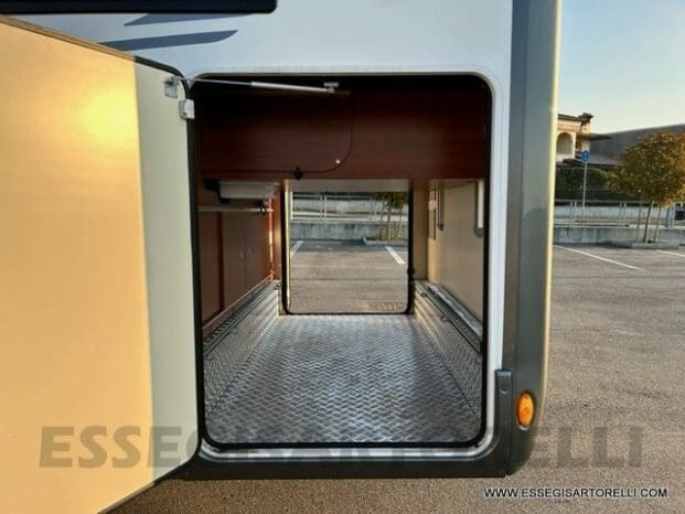 Mobilvetta Tekno Line KEA P 68 semintegrale garage 150 cv power letto nautico e basculante pieno