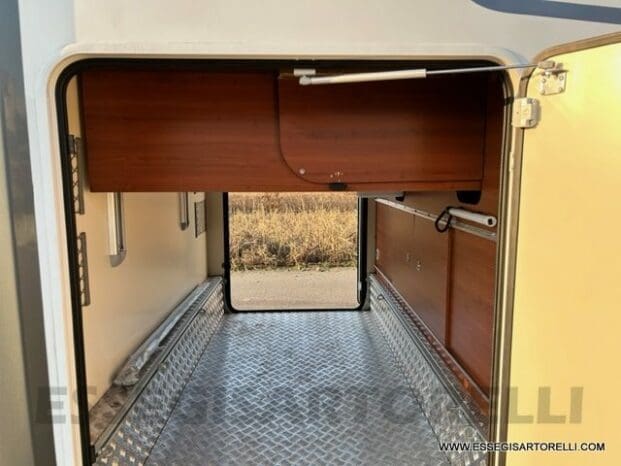 Mobilvetta Tekno Line KEA P 68 semintegrale garage 150 cv power letto nautico e basculante pieno