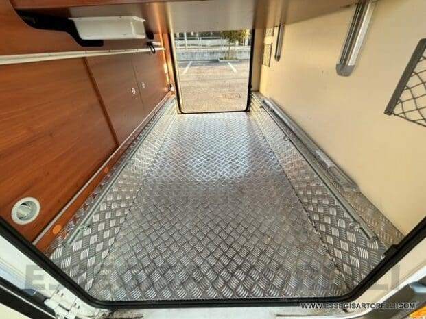 Mobilvetta Tekno Line KEA P 68 semintegrale garage 150 cv power letto nautico e basculante pieno