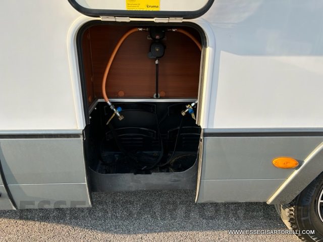 Mobilvetta Tekno Line KEA P 68 semintegrale garage 150 cv power letto nautico e basculante full