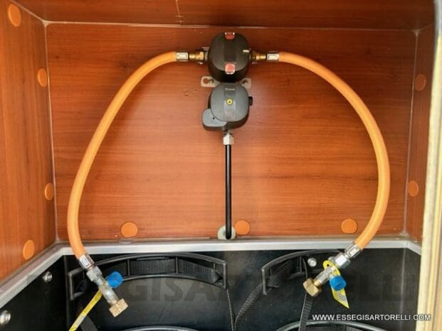 Mobilvetta Tekno Line KEA P 68 semintegrale garage 150 cv power letto nautico e basculante pieno