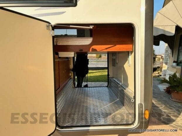 Mobilvetta Tekno Line KEA P 68 semintegrale garage 150 cv power letto nautico e basculante pieno