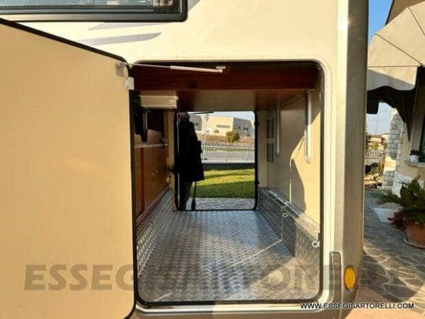 Mobilvetta Tekno Line KEA P 68 semintegrale garage 150 cv power letto nautico e basculante pieno