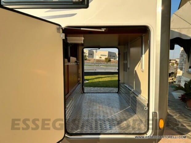 Mobilvetta Tekno Line KEA P 68 semintegrale garage 150 cv power letto nautico e basculante pieno