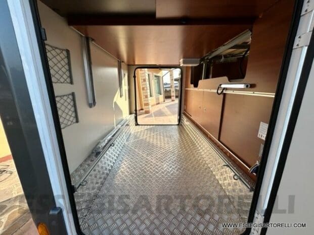 Mobilvetta Tekno Line KEA P 68 semintegrale garage 150 cv power letto nautico e basculante pieno