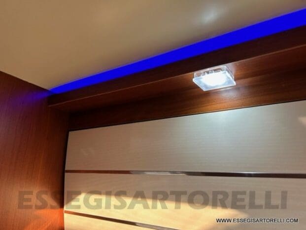 Mobilvetta Tekno Line KEA P 68 semintegrale garage 150 cv power letto nautico e basculante pieno