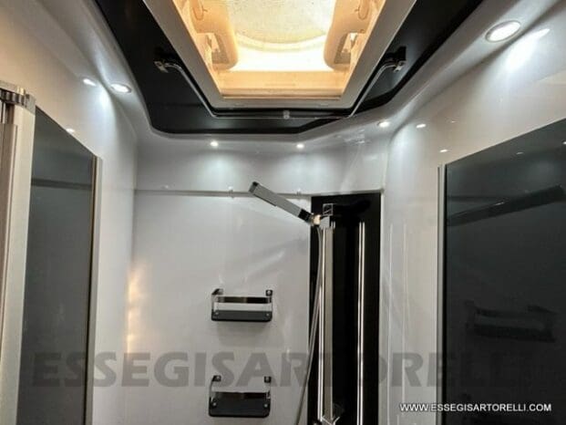 Mobilvetta Tekno Line KEA P 68 semintegrale garage 150 cv power letto nautico e basculante pieno