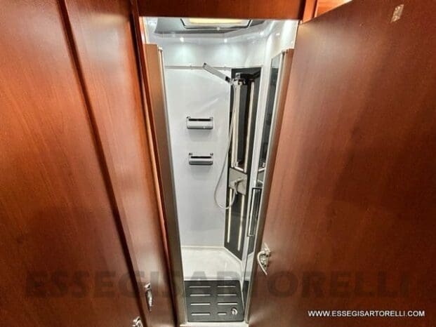 Mobilvetta Tekno Line KEA P 68 semintegrale garage 150 cv power letto nautico e basculante pieno