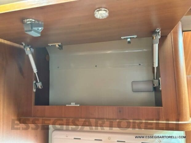 Mobilvetta Tekno Line KEA P 68 semintegrale garage 150 cv power letto nautico e basculante pieno