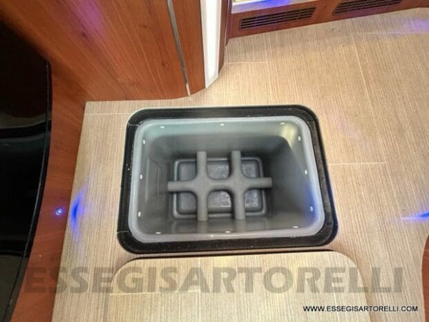 Mobilvetta Tekno Line KEA P 68 semintegrale garage 150 cv power letto nautico e basculante pieno