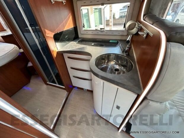 Mobilvetta Tekno Line KEA P 68 semintegrale garage 150 cv power letto nautico e basculante pieno