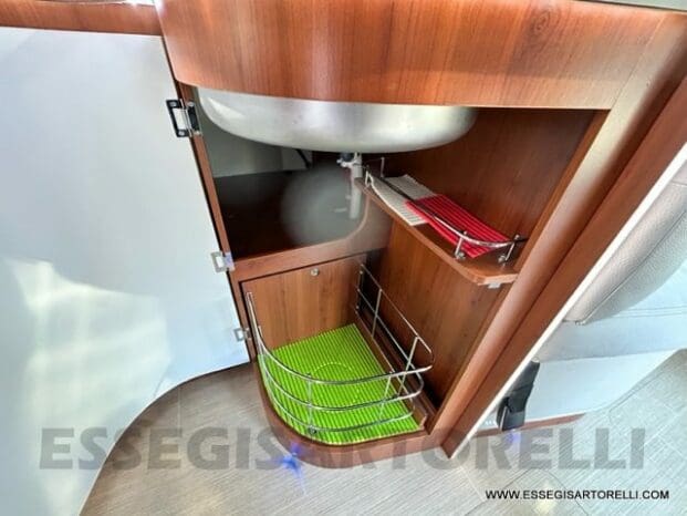 Mobilvetta Tekno Line KEA P 68 semintegrale garage 150 cv power letto nautico e basculante pieno