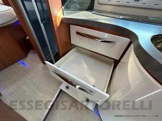Mobilvetta Tekno Line KEA P 68 semintegrale garage 150 cv power letto nautico e basculante pieno