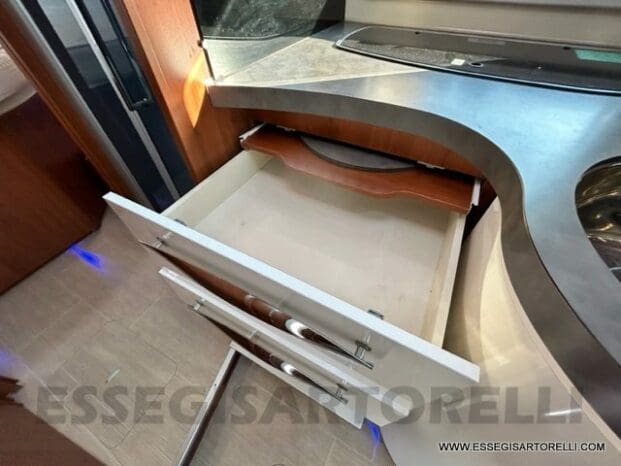 Mobilvetta Tekno Line KEA P 68 semintegrale garage 150 cv power letto nautico e basculante pieno