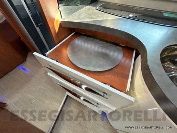 Mobilvetta Tekno Line KEA P 68 semintegrale garage 150 cv power letto nautico e basculante pieno
