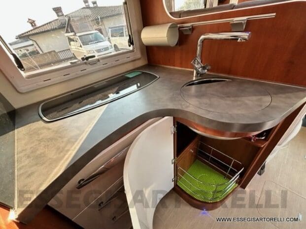 Mobilvetta Tekno Line KEA P 68 semintegrale garage 150 cv power letto nautico e basculante pieno