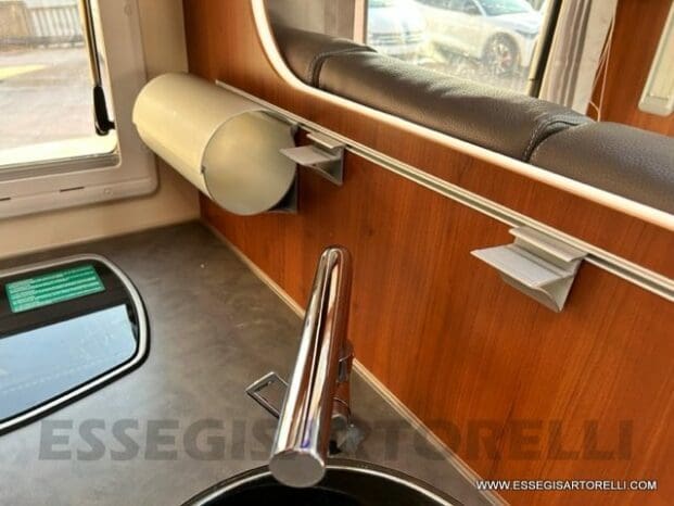 Mobilvetta Tekno Line KEA P 68 semintegrale garage 150 cv power letto nautico e basculante pieno