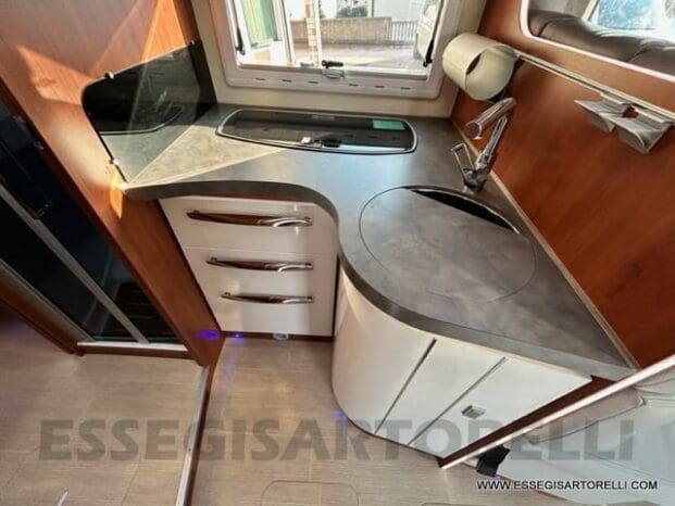 Mobilvetta Tekno Line KEA P 68 semintegrale garage 150 cv power letto nautico e basculante pieno