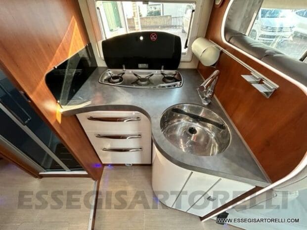 Mobilvetta Tekno Line KEA P 68 semintegrale garage 150 cv power letto nautico e basculante pieno