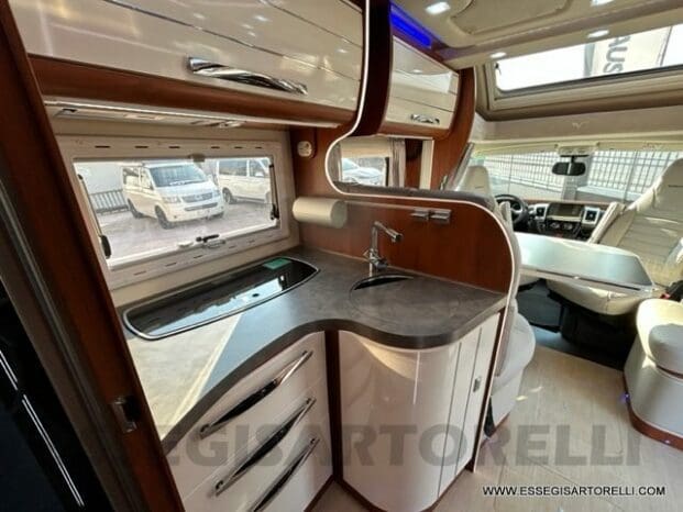 Mobilvetta Tekno Line KEA P 68 semintegrale garage 150 cv power letto nautico e basculante pieno