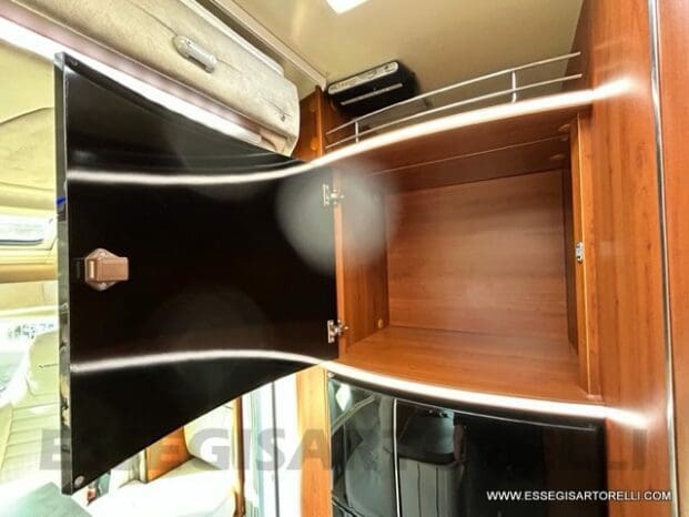 Mobilvetta Tekno Line KEA P 68 semintegrale garage 150 cv power letto nautico e basculante pieno