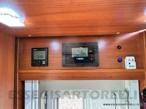 Mobilvetta Tekno Line KEA P 68 semintegrale garage 150 cv power letto nautico e basculante pieno