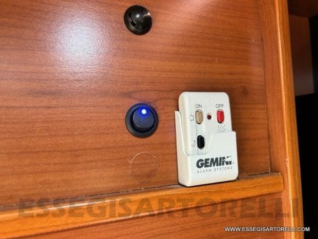 Mobilvetta Tekno Line KEA P 68 semintegrale garage 150 cv power letto nautico e basculante pieno