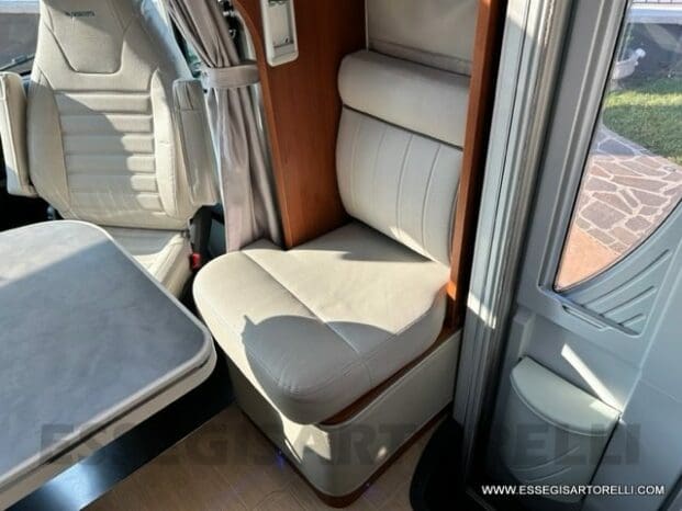 Mobilvetta Tekno Line KEA P 68 semintegrale garage 150 cv power letto nautico e basculante pieno