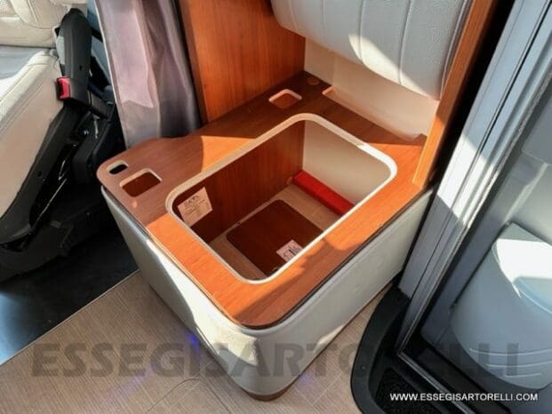 Mobilvetta Tekno Line KEA P 68 semintegrale garage 150 cv power letto nautico e basculante pieno