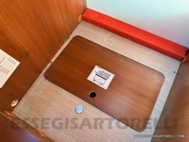 Mobilvetta Tekno Line KEA P 68 semintegrale garage 150 cv power letto nautico e basculante pieno