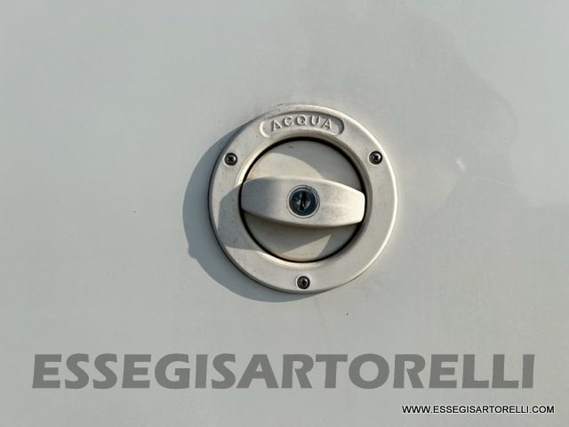 Laika X 696 R GARAGE semintegrale letti gemelli 140 cv gemellato euro 4 full