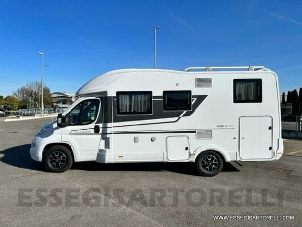 Adria New Matrix Axess M 600 SP GARAGE doppio pavimento 699 cm pieno