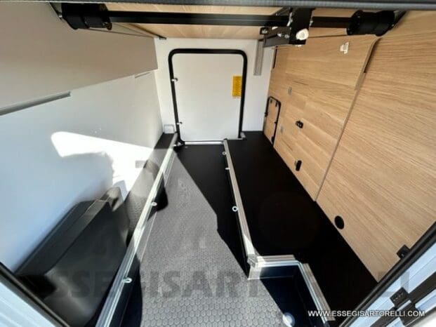 Adria New Matrix Axess M 600 SP GARAGE doppio pavimento 699 cm pieno