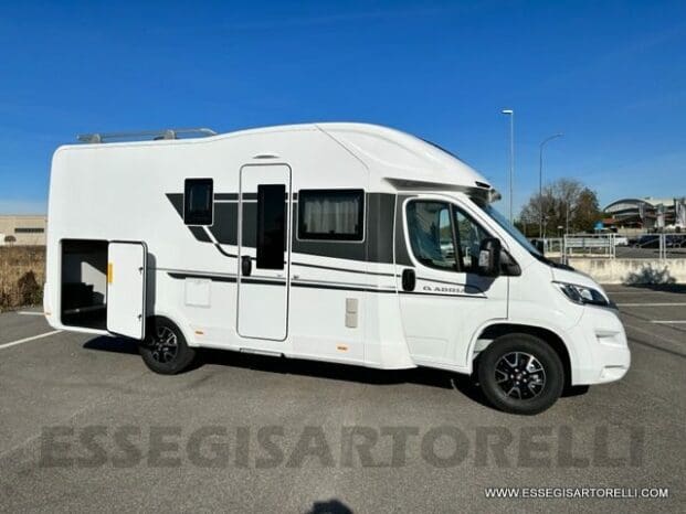Adria New Matrix Axess M 600 SP GARAGE doppio pavimento 699 cm pieno