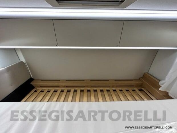 Adria New Matrix Axess M 600 SP GARAGE doppio pavimento 699 cm pieno