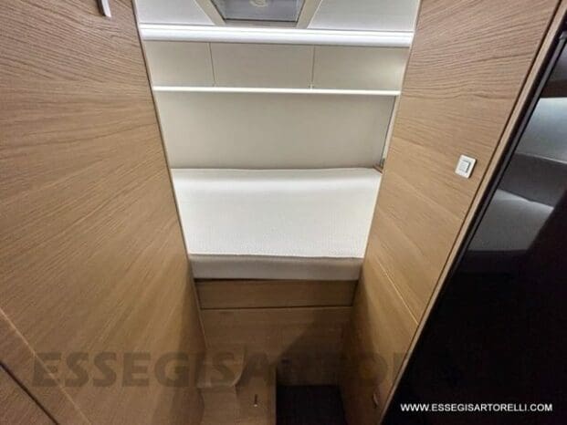 Adria New Matrix Axess M 600 SP GARAGE doppio pavimento 699 cm pieno