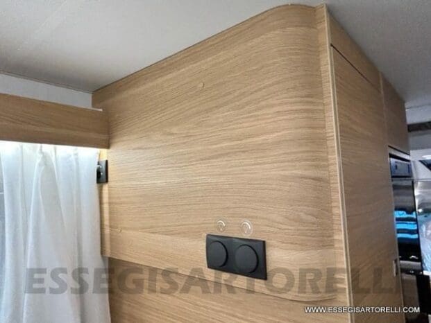 Adria New Matrix Axess M 600 SP GARAGE doppio pavimento 699 cm pieno